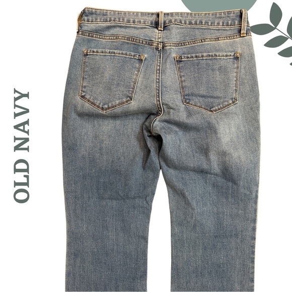 🛍️3/$40 Old Navy Kicker Bootcut Mid-Rise Jeans – Blue Denim Size 8 - Picture 6 of 9